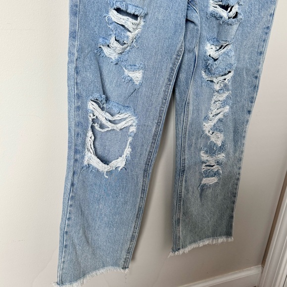90s boyfriend, super high-rise light wash, distressed denim - Picture 3 of 6